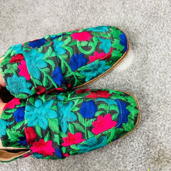 Free People At Ease Loafer Floral Brocade Embroidered Mules - Picture 9 of 10